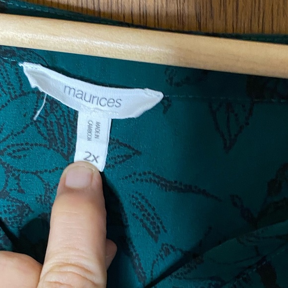 Maurice’s. 2x. Green Floral Polyester Garment - Picture 5 of 5